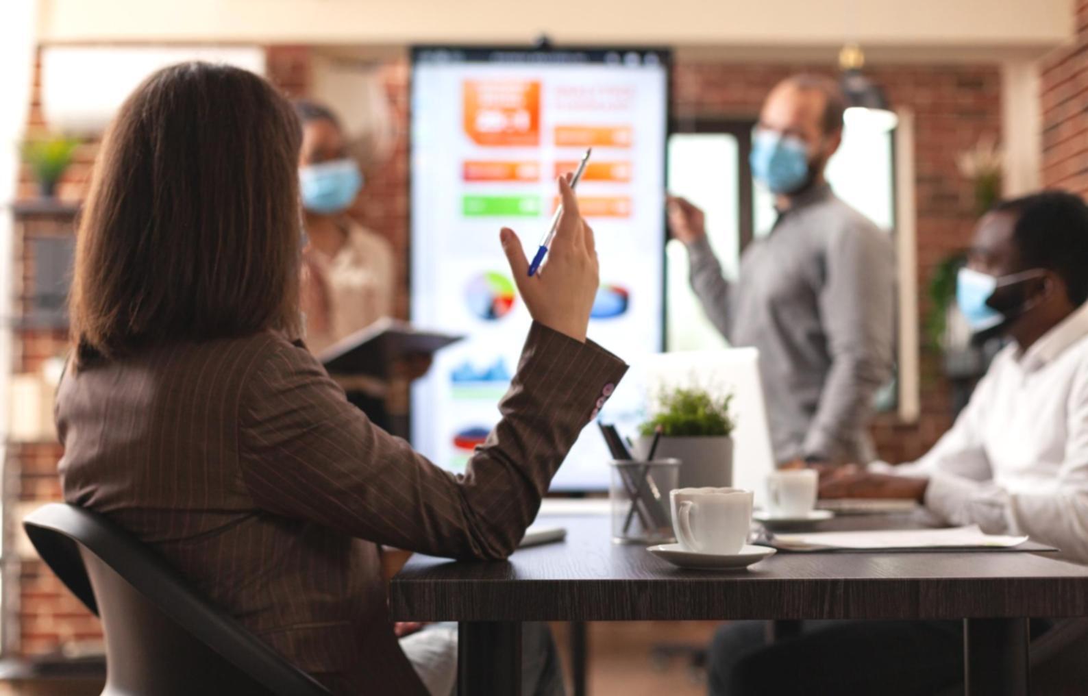 Sesión de formación financiera personalizada con instructor experto